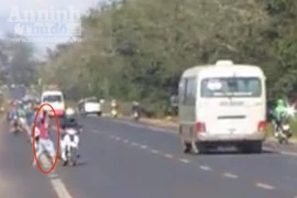 Truy xét nam thanh niên hung hãn chặn ném đá vào xe khách