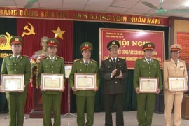 Các phòng nghiệp vụ, Công an huyện, thị xã triển khai công tác 2015