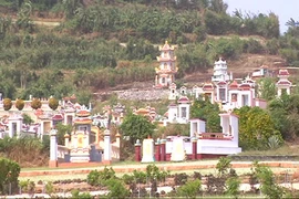 Bất cập trong xây cất mồ mả trên đảo Lý Sơn