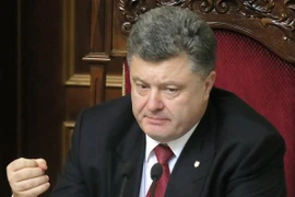 Poroshenko tuyên bố phải hủy bỏ kết quả bầu cử hôm 2-11 tại Donbas 