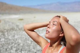 Nắng nóng mùa hè ảnh hưởng đến cơ thể như thế nào?