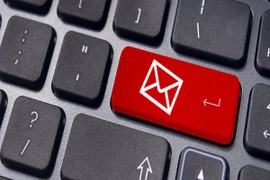 Có nên kiểm tra email công việc tại nhà?