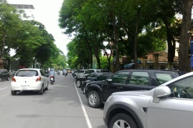 Trung tâm Hà Nội: Phí trông giữ ô tô, xe máy sẽ tính theo giờ