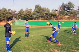 Sân tập của ĐT Việt Nam ở Hàn Quốc bị chê xấu thảm hại