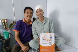 Hoa khôi đá cầu Huyền Trang lạc quan chiến đấu với ung thư