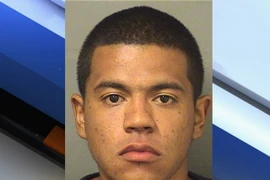 Nửa đêm lẻn vào nhà tấn công tình dục gia chủ