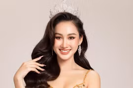 Người đẹp Đoàn Hồng Trang tỏa sáng trên sàn diễn trước giờ đi thi quốc tế 