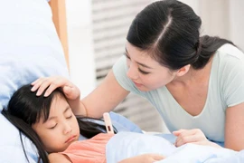 Phòng tránh viêm họng cho trẻ vào mùa hè 