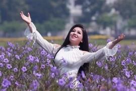 Ca sĩ Anh Thơ: Tôi không đi tìm tình yêu, cũng không chờ nó “va” vào mình