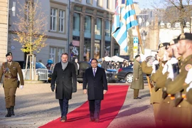 Thủ tướng Phạm Minh Chính lên đường dự Hội nghị cấp cao kỷ niệm 45 năm quan hệ ASEAN - EU 