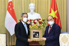 Hợp tác chặt chẽ, củng cố mối quan hệ tốt đẹp Việt Nam - Singapore lên tầm cao mới 