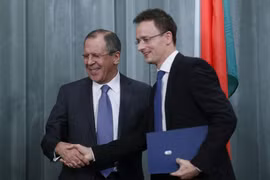 Liên minh châu Âu bất đồng trong “cuộc chiến không tiếng súng” với Nga 