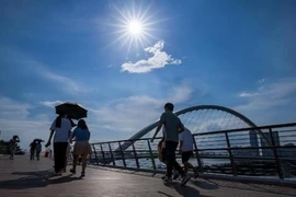 Nhiều thành phố ở Trung Quốc ghi nhận mức nhiệt cao kỷ lục, có người tử vong vì say nắng 