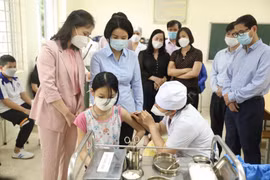 Hà Nội tích cực chuẩn bị tiêm vaccine phòng Covid-19 cho học sinh lớp 6 