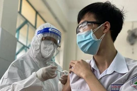 Bộ Y tế đề nghị các địa phương tiêm vaccine phòng Covid-19 mũi 3 cho trẻ từ 12 đến 17 tuổi 
