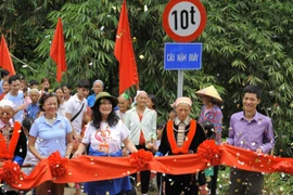 Người phụ nữ “từ trên trời rơi xuống” và sứ mệnh san sẻ yêu thương