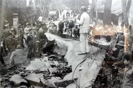 Chuyến công tác mắc kẹt tại Hà Nội vì B-52