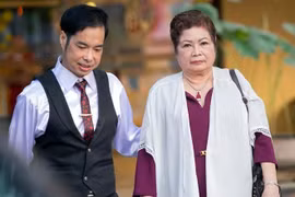 Ca sĩ Ngọc Sơn “sốc” trước sự ra đi của mẹ ruột