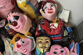 Người giữ nghề làm mặt nạ giấy bồi ở Hà Nội