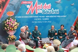 Câu chuyện của những “huyền thoại bầu trời”