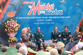 Câu chuyện của những “huyền thoại bầu trời”