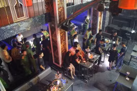 Tham gia “đột kích” các tụ điểm sử dụng ma túy, bóng cười