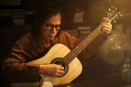 Tạo hình của NSƯT Trần Lực trong vai nhạc sĩ Trịnh Công Sơn 