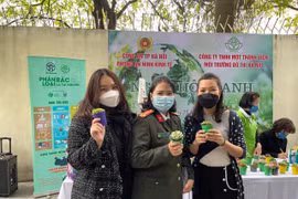 Bông hồng thép của đơn vị, người mẹ hiền của gia đình