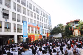 Học sinh Hà Nội hào hứng hưởng ứng Ngày pháp luật Việt Nam