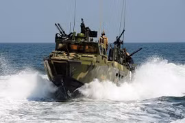 Tàu tấn công nhanh CB90 của Malaysia mất tích trên biển Đông