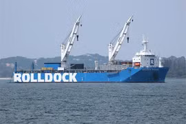 Tàu ngầm Kilo 187 Bà Rịa - Vũng Tàu về đến vịnh Cam Ranh