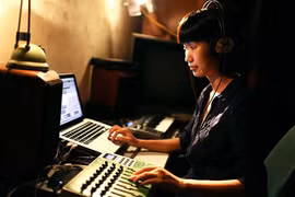 "Cánh cửa" mở ra âm nhạc thể nghiệm phương Tây