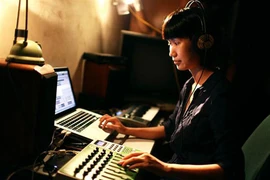 "Cánh cửa" mở ra âm nhạc thể nghiệm phương Tây