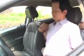 Làm gì khi tài xế bị cướp khống chế bằng dao?