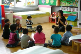 Hàng nghìn giáo viên trung học phải dạy mầm non