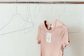 Tại sao nên giặt quần áo mới trước khi mặc?