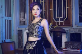 “Búp bê” Thanh Thảo khoe vẻ đẹp mặn mà