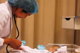 Lần đầu tiên mổ nội soi thành công dị tật thoát vị hoành nặng