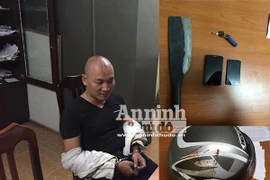 Đánh chém nhau tóe máu vì… nhìn đểu