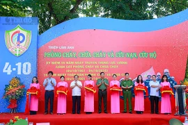 Khai mạc triển lãm ảnh về phòng cháy, chữa cháy và cứu nạn, cứu hộ