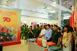 Triển lãm ảnh 70 năm Lực lượng vũ trang Thủ đô Hà Nội 