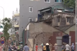 Hà Nội giám sát tình trạng nhà siêu mỏng, siêu méo