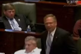 Nghị sỹ Mỹ bỗng dưng nổi đóa