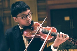 Chắt ngoại của nhà văn Nguyễn Tuân giành giải Nhất violon quốc tế