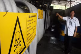 Chốt phương án xử lý 7.000 lít dầu chứa chất siêu độc