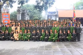 Dâng hương tưởng nhớ Hai Bà Trưng