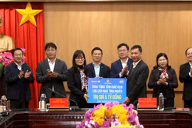 Tập đoàn Bảo Việt hỗ trợ tỉnh Bắc Kạn 5 tỷ đồng xây dựng 100 căn nhà tình nghĩa