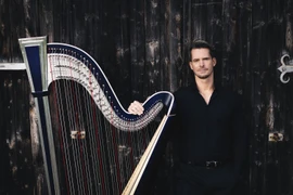 'The Harp Legend: Xavier de Maistre with the SSO': Khi tiếng hạc cầm dẫn lối hành trình giao hưởng 