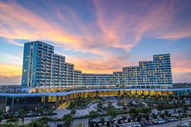 Bằng Kiều, Minh Tuyết về phố biển Sầm Sơn kể “Chuyện tình yêu”