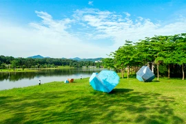 Nghỉ dưỡng, mở tiệc cực “chill” bên hồ Đại Lải